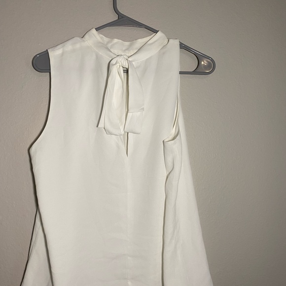 Forever 21 white top with ribbon to bow on the back - Picture 4 of 4